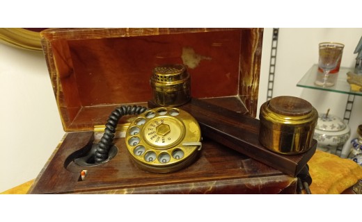 TELEFONO ANNI 70 IN ONICE